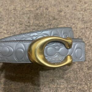 Coach Embossed Signature reversible belt in Light Gray with Gold 'C' Buckle